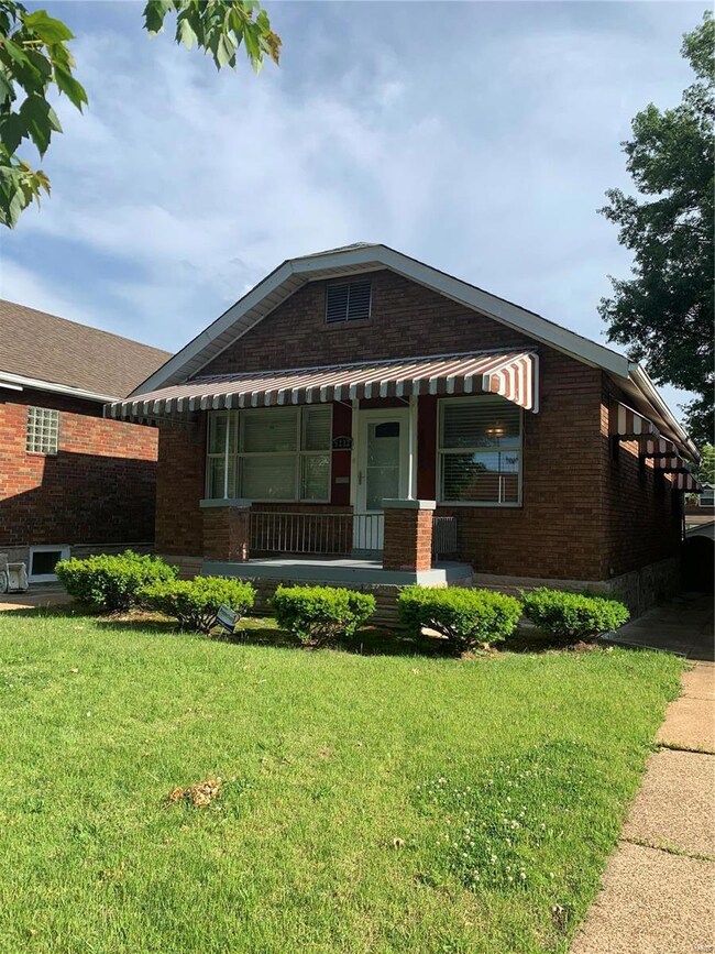 5222 Chippewa St, Saint Louis, MO 63109 - photo 2