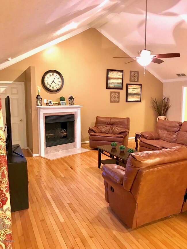 618 Shady Brook Ln, Louisville, KY 40229 - photo 3