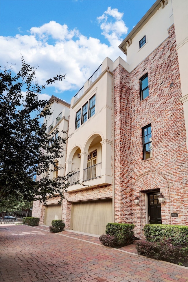 Welcome to 4838 Austin.