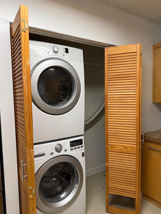 6276 NW 186th St unit 310, Hialeah, FL 33015 - photo 7