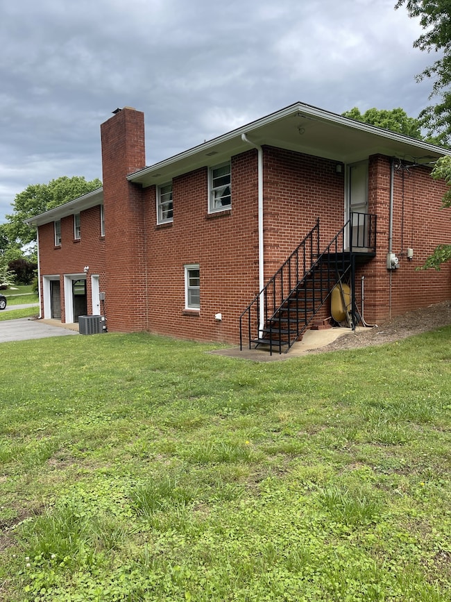 201 Bobby Dr, Franklin, TN 37069 - photo 3