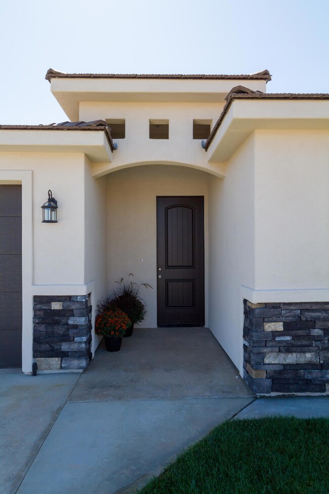 02 outside front entrance