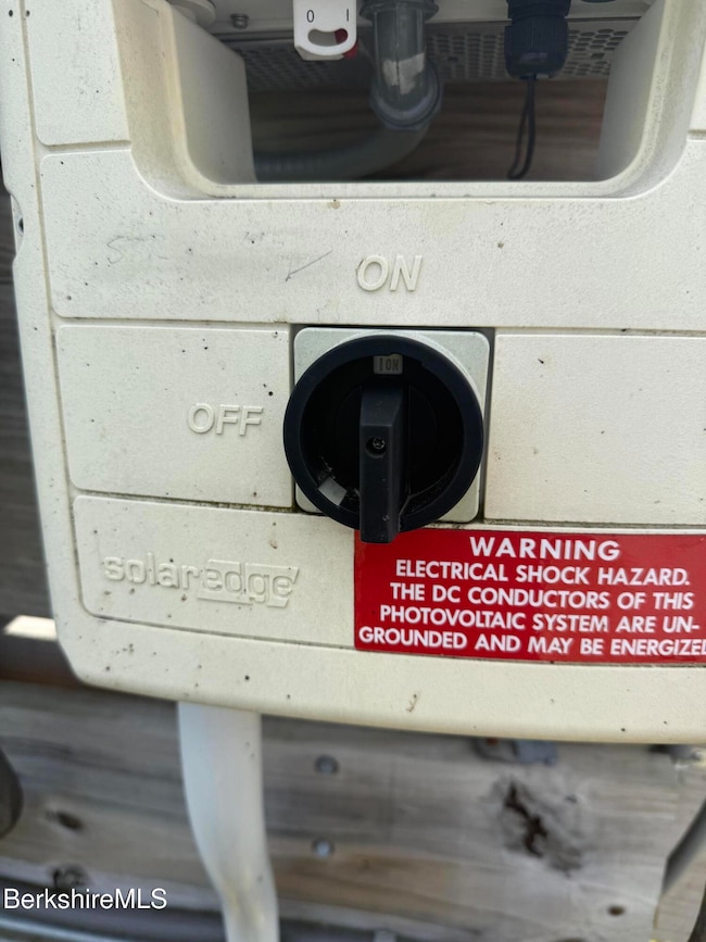 889 Holmes Rd, Pittsfield, MA 01201 - photo 7