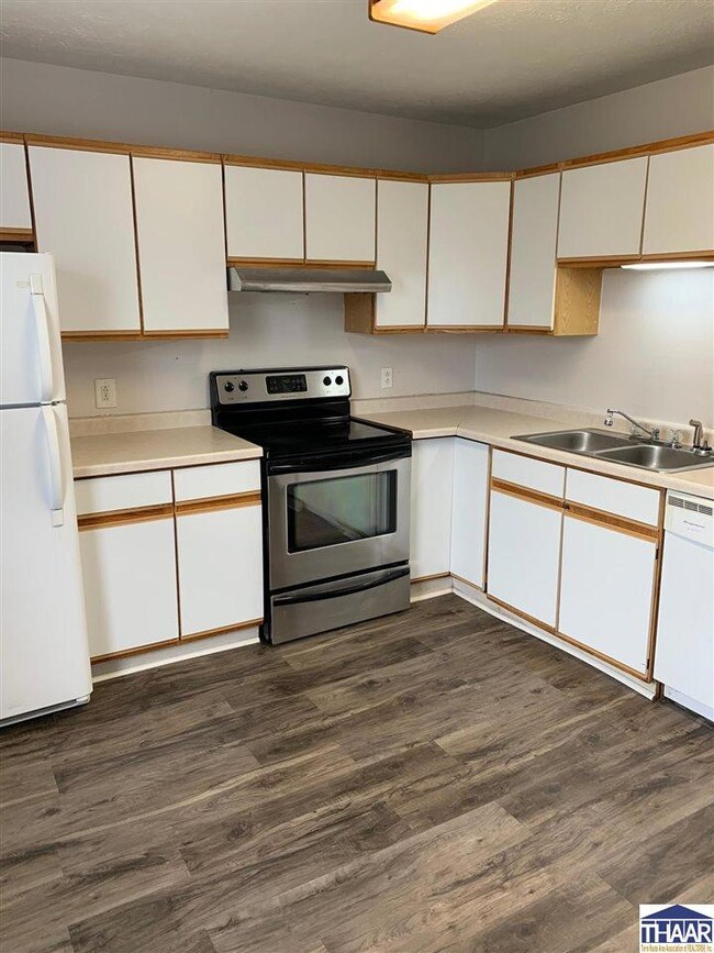 2428 Dillman St, Terre Haute, IN 47802 - photo 3