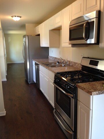 138 Mora Rd, Carpentersville, IL 60110 - photo 6