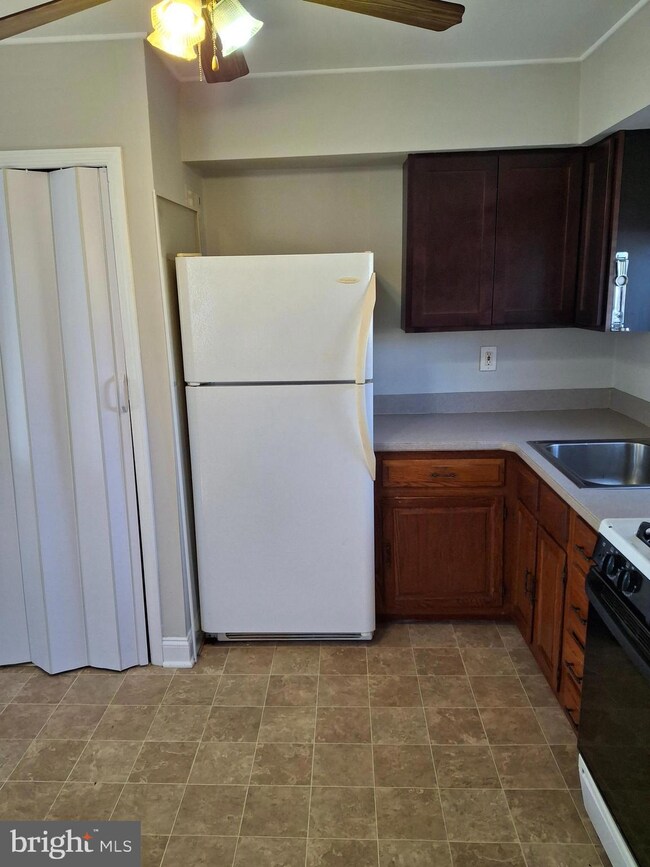 413 10th Ave, Lindenwold, NJ 08021 - photo 7