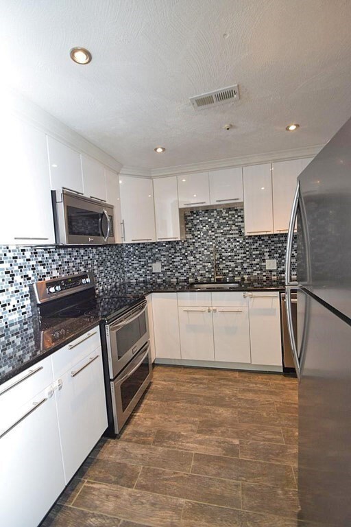 232 Canton St unit 212, Randolph, MA 02368 - photo 4