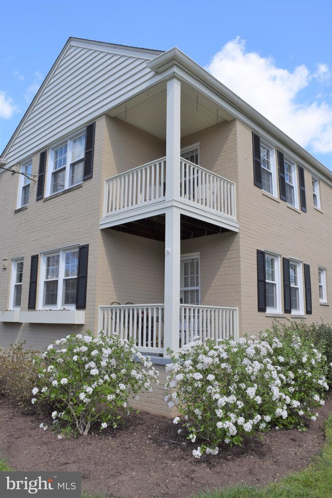 6501 Potomac Ave unit B2, Alexandria, VA 22307 - photo 2