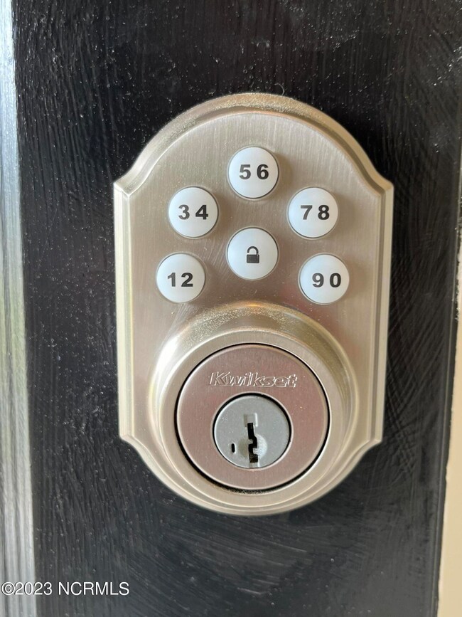 215 Greenbriar Dr, Jacksonville, NC 28546 - photo 4