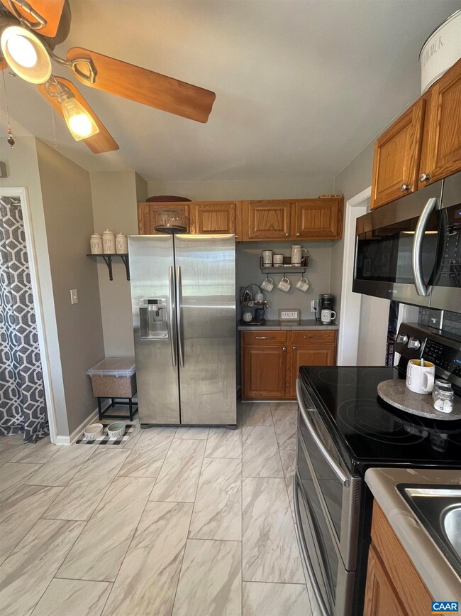 5869 Mccomb St, Crozet, VA 22932 - photo 7