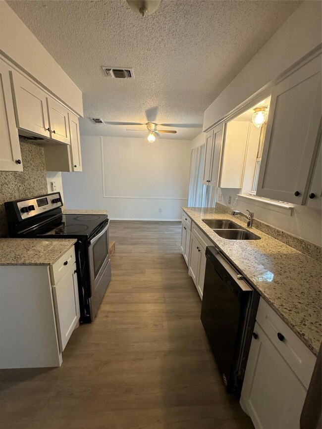 536 Billie Ruth Ln unit 538, Hurst, TX 76053 - photo 3