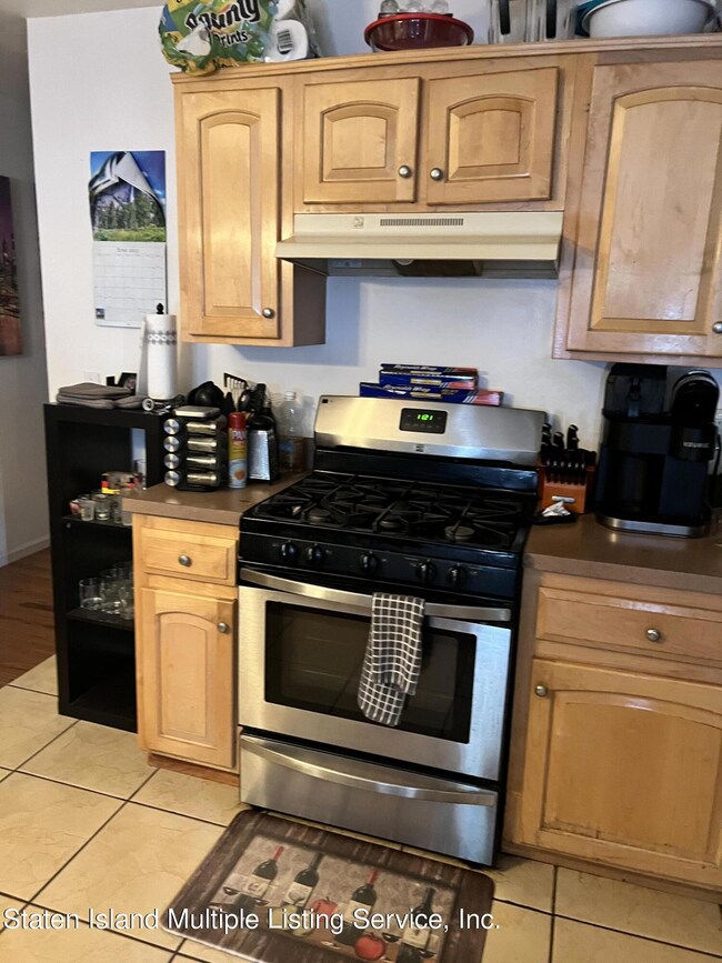 21 Daniella Ct, Staten Island, NY 10314 - photo 3