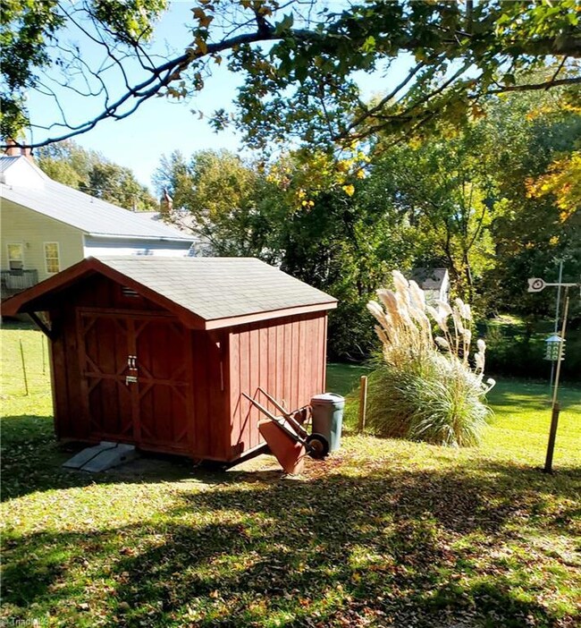 909 Sunset Ave, Asheboro, NC 27203 - photo 4