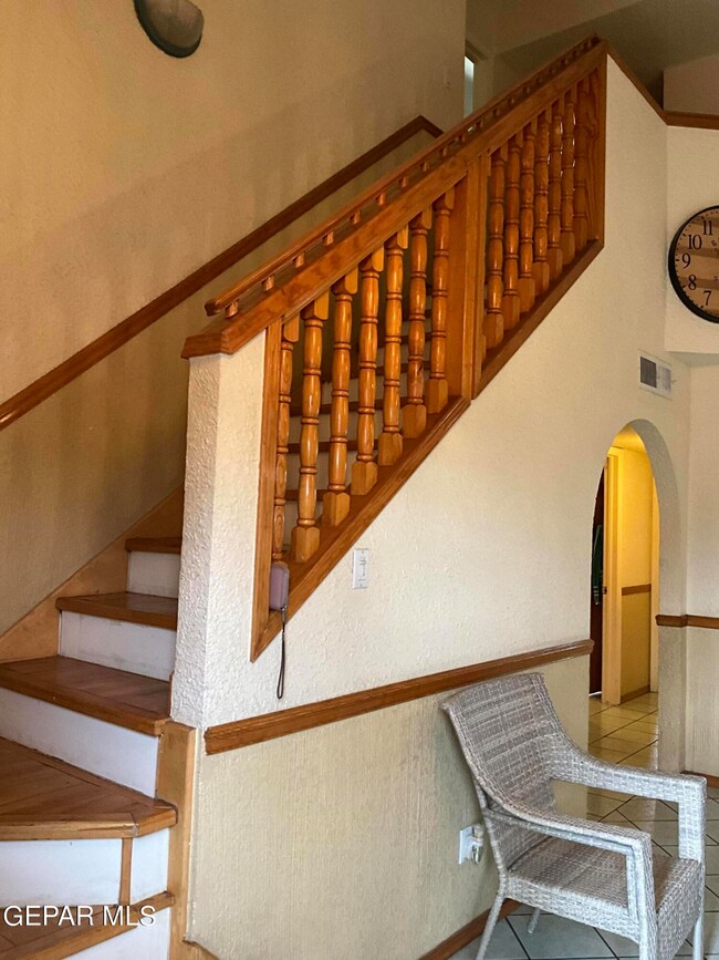 228 Sunnyview Place, El Paso, TX 79915 - photo 4