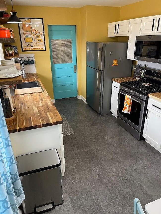 1312 Macarthur Rd, Hays, KS 67601 - photo 5