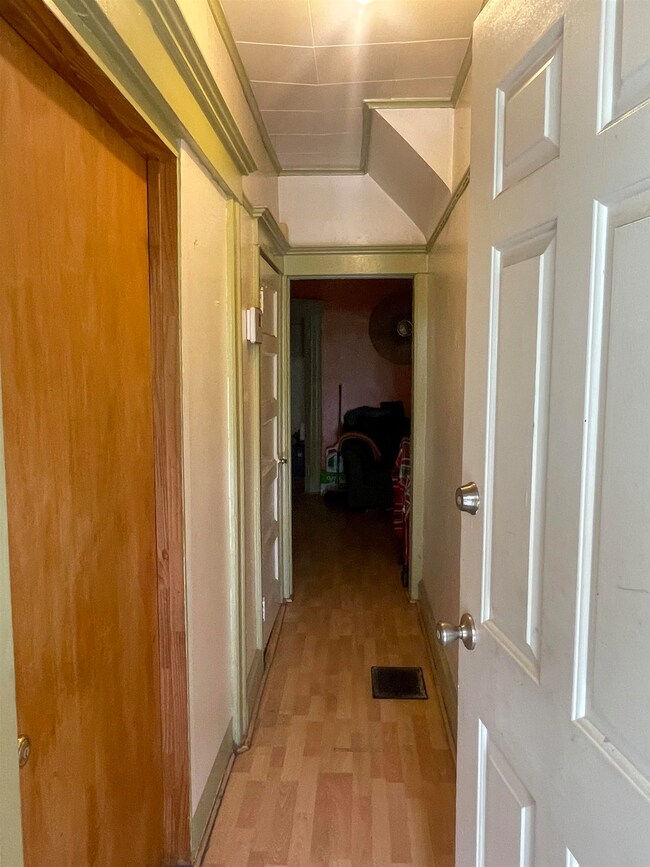 42 Dwight St, Jersey City, NJ 07305 - photo 7