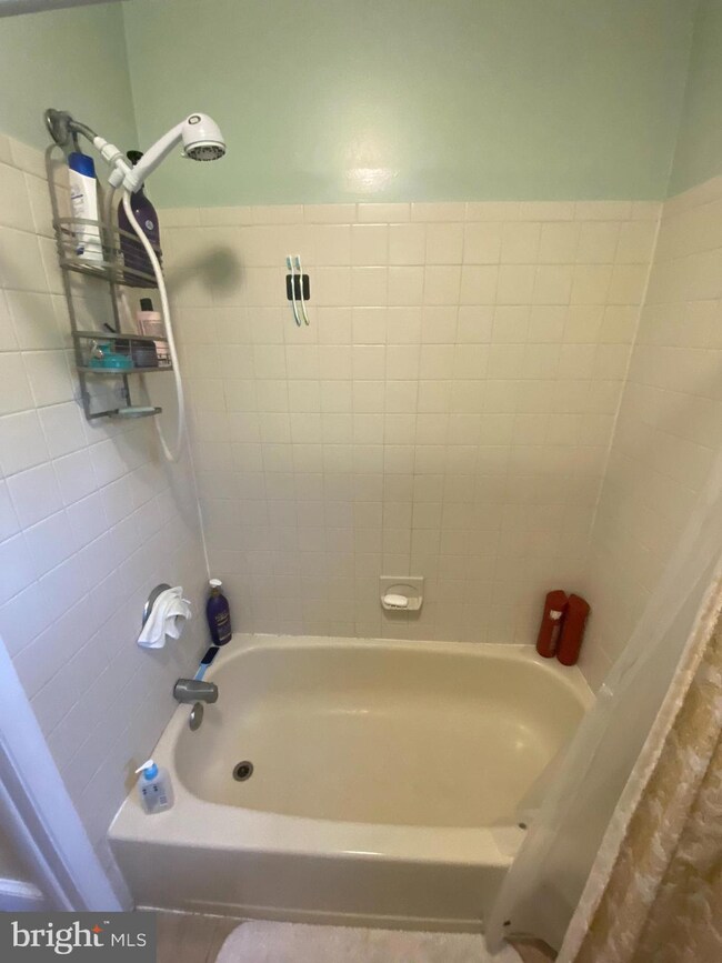 2309 E York St unit 2R, Philadelphia, PA 19125 - photo 7