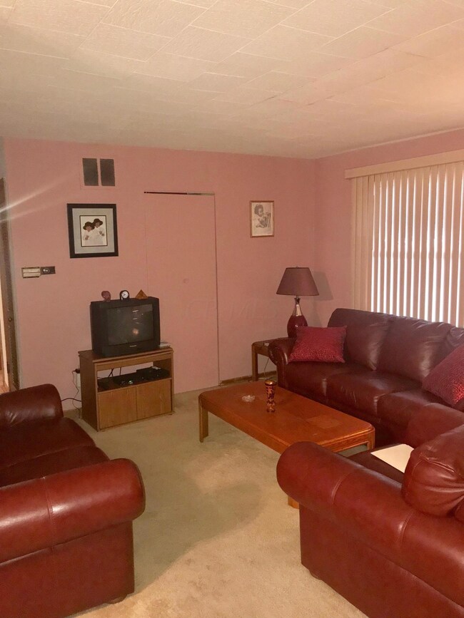 3432 Ontario St, Columbus, OH 43224 - photo 4