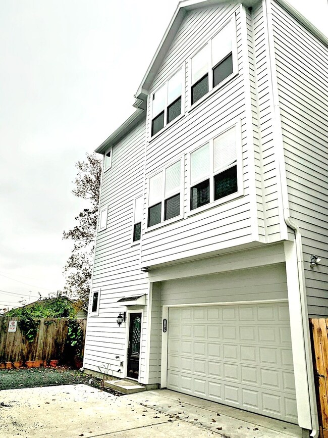 718 Link Rd unit B, Houston, TX 77009 - photo 3