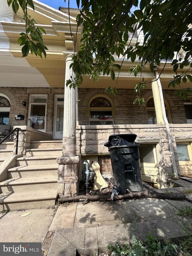 137 W Windsor St, Reading, PA 19601 - photo 2