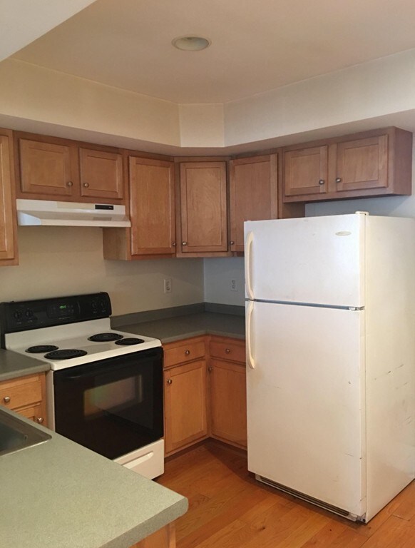 30 Oxford Ave, Dudley, MA 01571 - photo 4