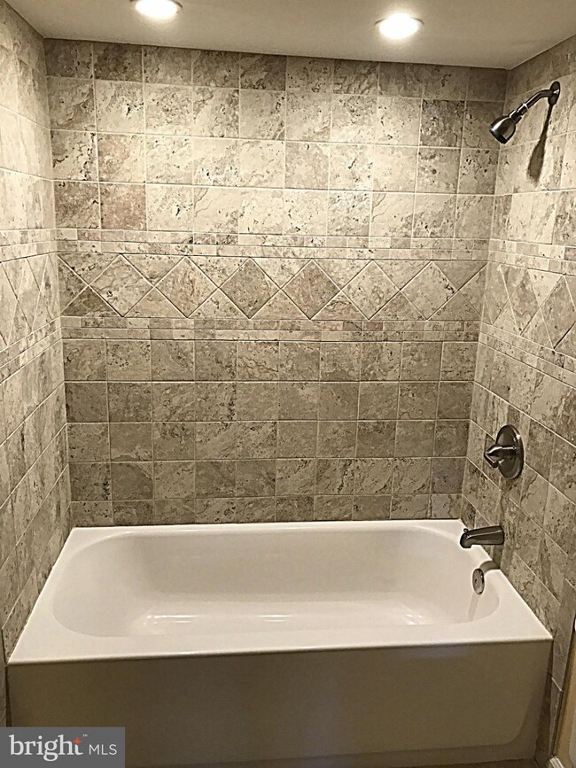 5516 Frederick Ave, Catonsville, MD 21228 - photo 7