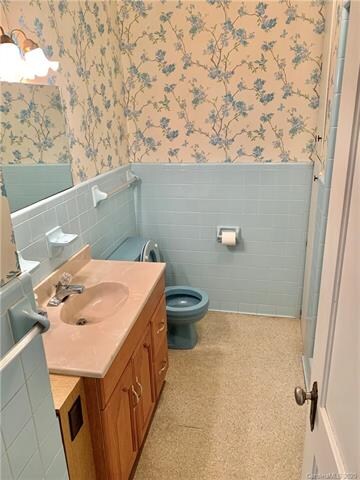 464 Reynolda Dr, Statesville, NC 28677 - photo 7