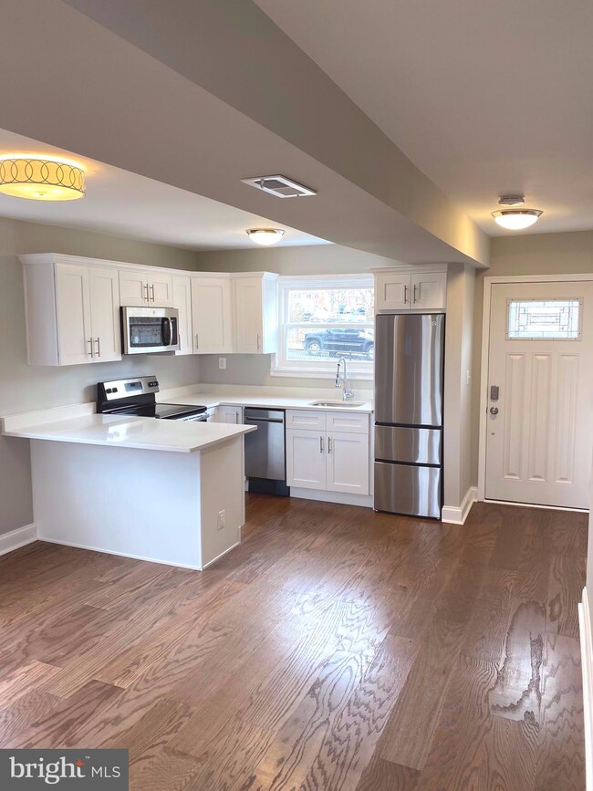 525 Hilltop Terrace SE, Washington, DC 20019 - photo 5