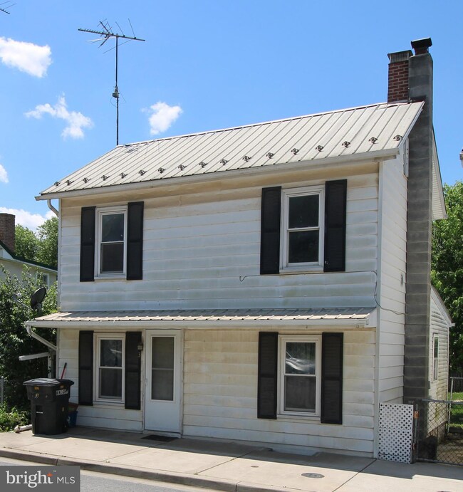 3 N Farquhar St, Union Bridge, MD 21791 - photo 2