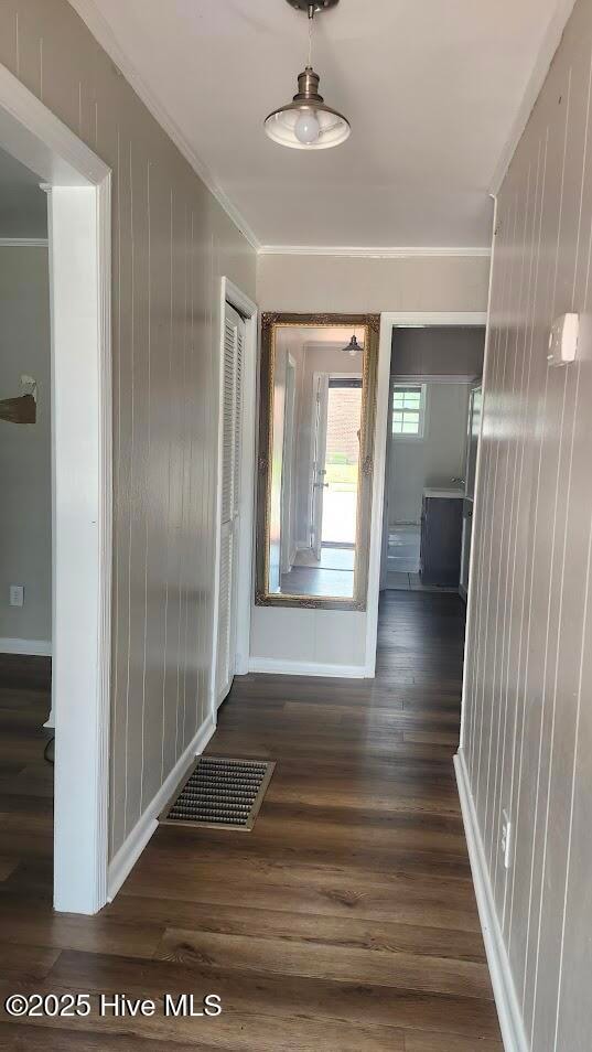 305 N 12 Foyer