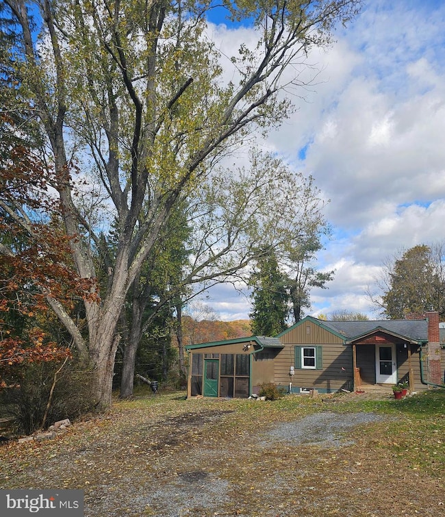 16301 Brice Hollow Rd SE, Cumberland, MD 21502 - photo 2