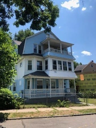 27 Massasoit Place, Springfield, MA 01107 - photo 2