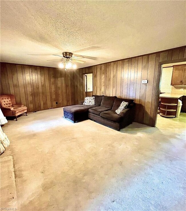 225 Foster St, Asheboro, NC 27205 - photo 2