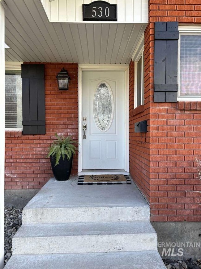 530 Cedar Dr, Burley, ID 83318 - photo 2