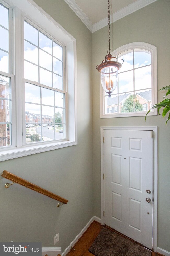 16478 Steerage Cir, Woodbridge, VA 22191 - photo 3