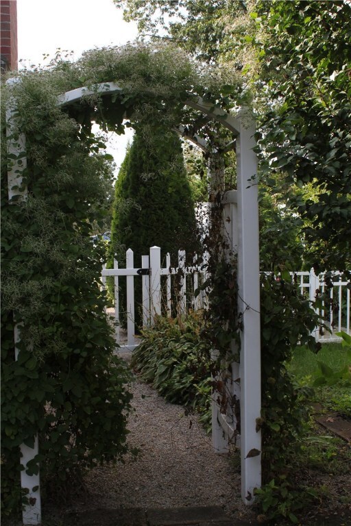 69 W Blue Ridge Rd, Cranston, RI 02920 - photo 3