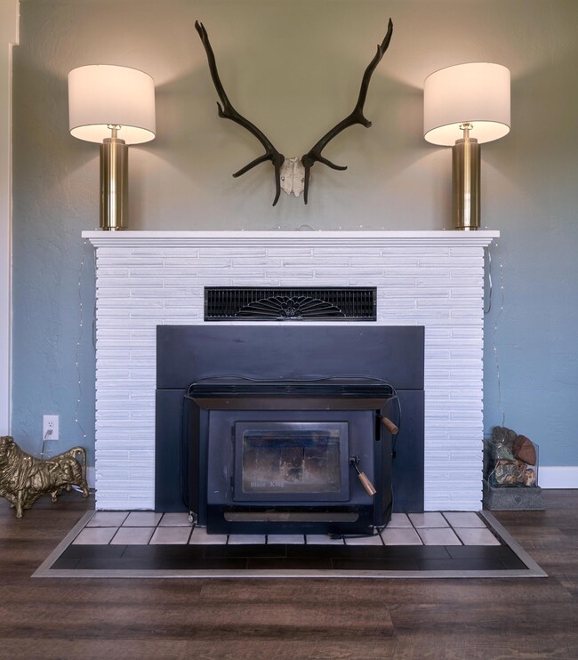 709 Beall Ln, Central Point, OR 97502 - photo 7