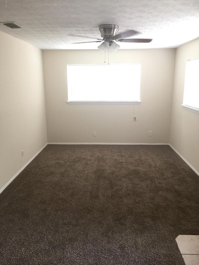 6533 Cooper Ln, Jacksonville, FL 32210 - photo 4