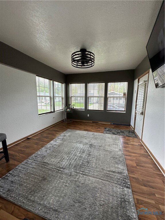 1024 Elysian Ave, Toledo, OH 43607 - photo 3