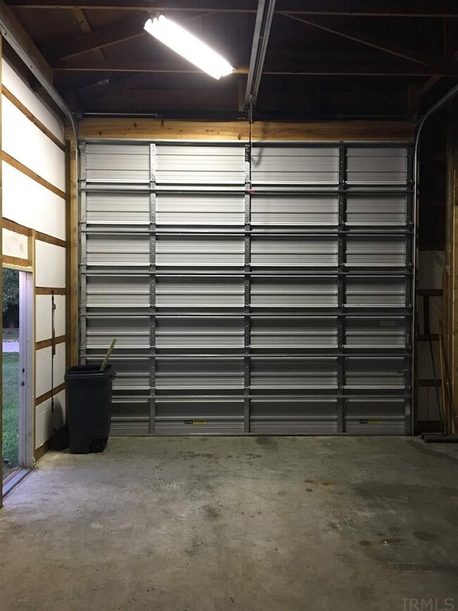 9905 N Skyline Dr, Syracuse, IN 46567 - photo 2