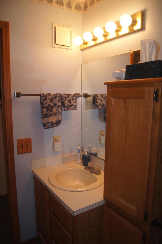 2931 Byron Center Ave SW unit F, Wyoming, MI 49519 - photo 6