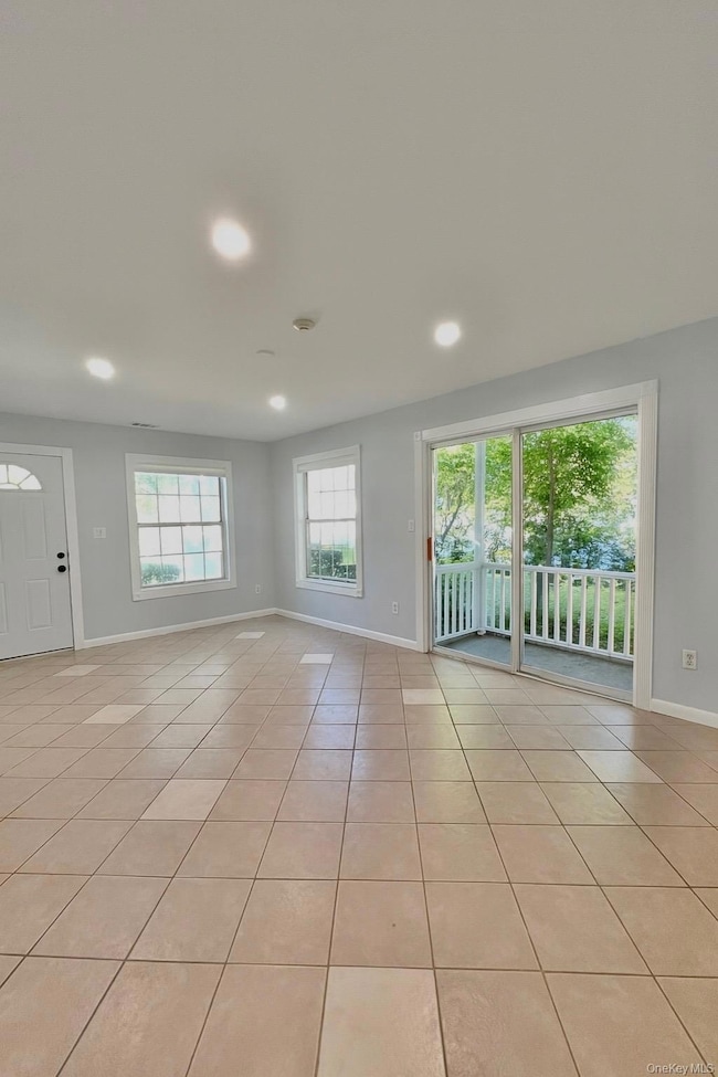 263 Fairview Cir, Middle Island, NY 11953 - photo 5