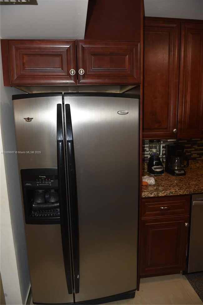 325 W Laurel Dr unit 2L, Margate, FL 33063 - photo 7