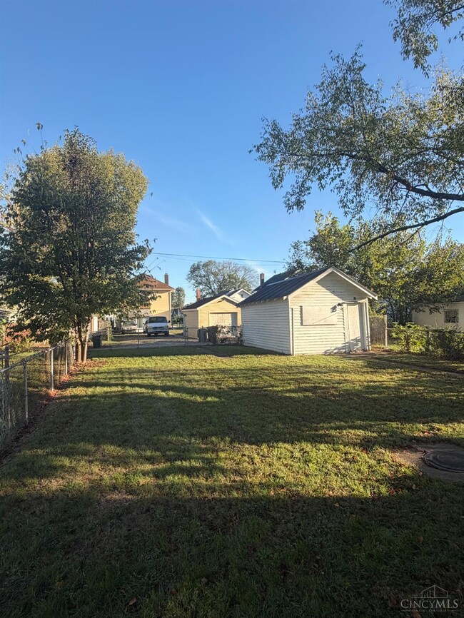 1019 Kunz Ave, Middletown, OH 45044 - photo 3