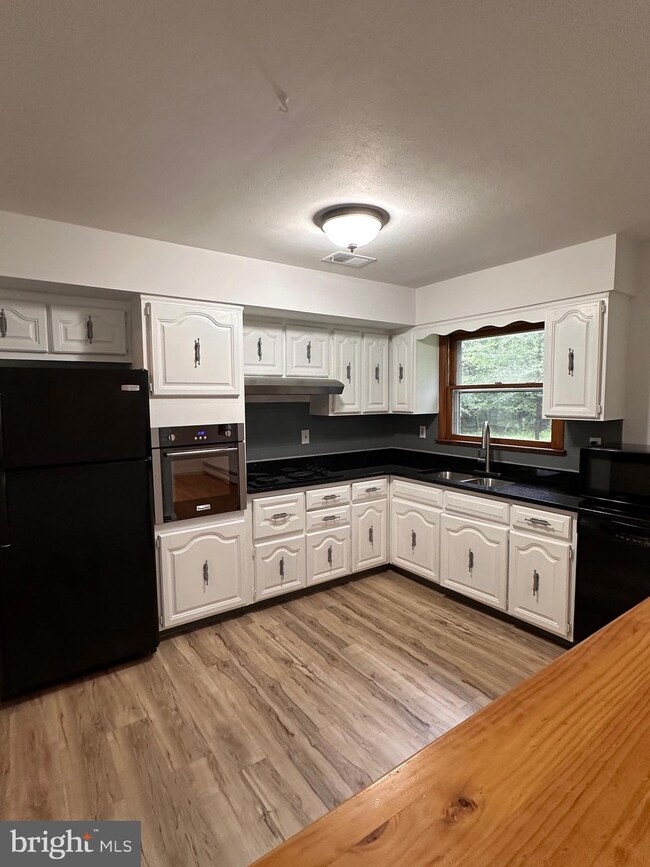 60 Broad Ave, Ewing, NJ 08618 - photo 4