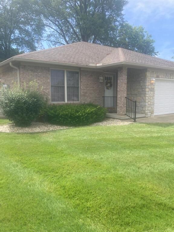 5062 Memphis Ct, Columbus, IN 47203 - photo 2