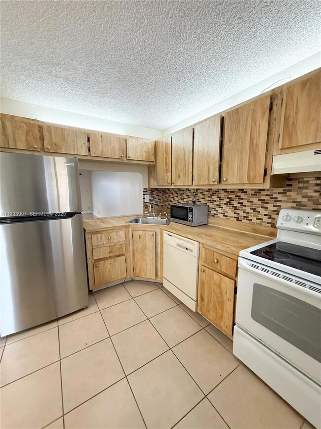 1751 NW 75th Ave unit 201, Plantation, FL 33313 - photo 4