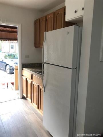 Galley kitchen - washer dryer hook up