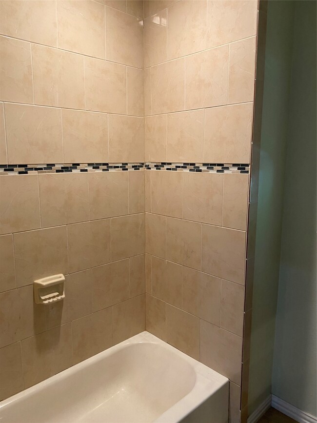 5814 Stuebner Airline Rd, Houston, TX 77091 - photo 3