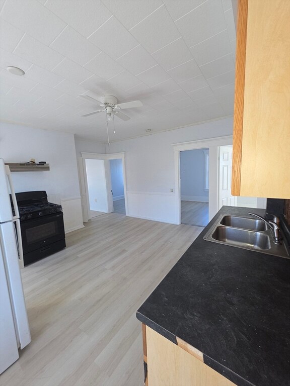 850 County St unit 3, New Bedford, MA 02740 - photo 3